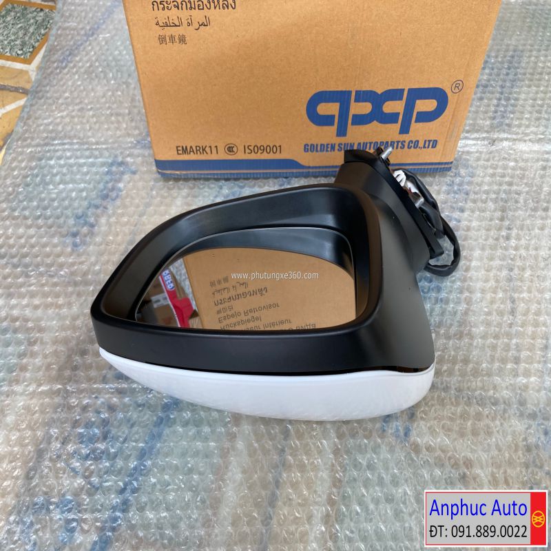 kinh chieu hau mazda 3 chinh hang.jpg